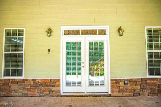 Photo - 168 Hamlin Rd