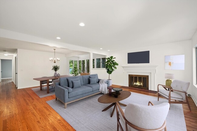 Photo - 673 N Park Blvd