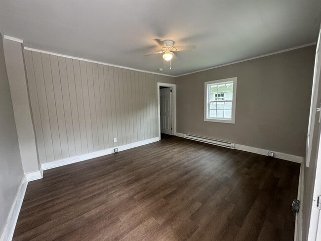 Photo - 409 Hadley St SE