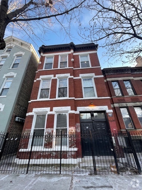 Building Photo - 1639 W Huron St Unit 3F Rental