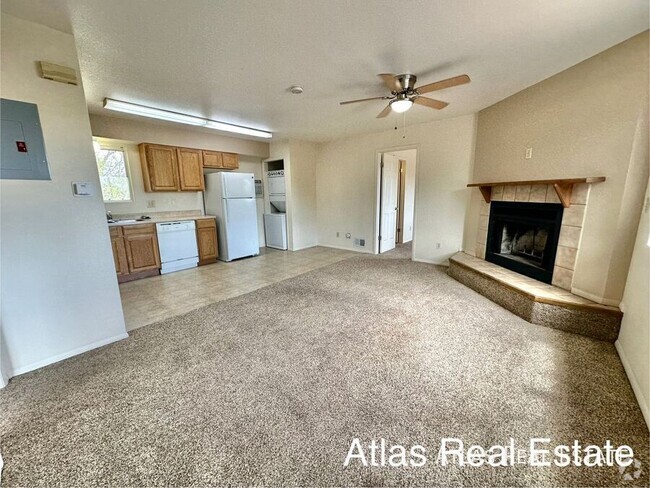 Building Photo - 1940 W Yampa St Unit B Rental