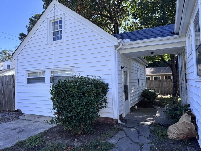 Photo - 1105 W Rock Spring Rd