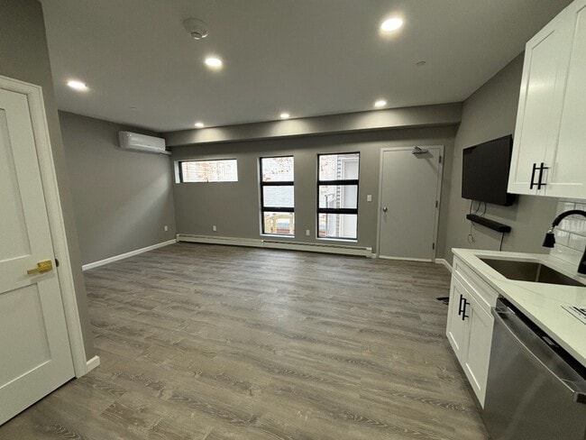 37 Center St