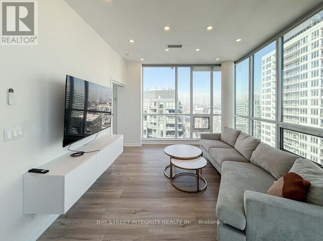 Photo - 600 Fleet St Unit UPH 3202