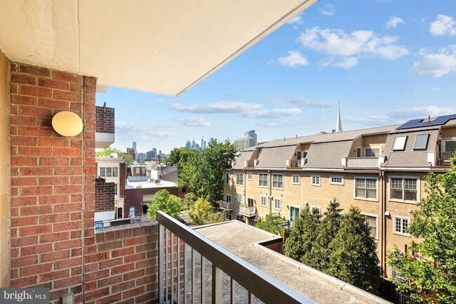 Photo - 200-10-210 Lombard St Unit 533