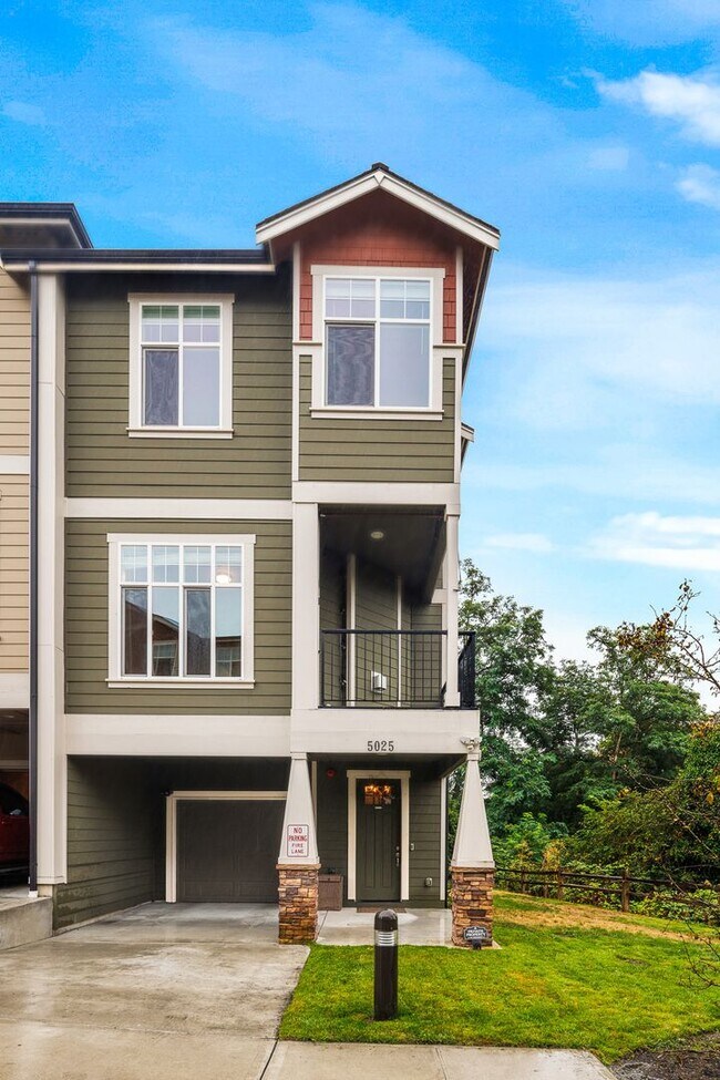 Elegant 3 Bedroom Townhouse in South Seatt... - Elegant 3 Bedroom Townhouse in South Seatt...