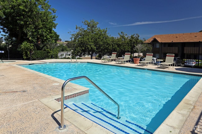 Pool - Towne & Country Apartments