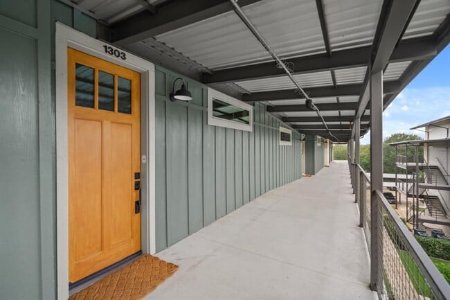 Building Photo - 4704 Sunset Trail Unit 1303 Rental