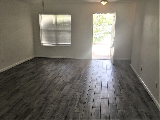 Photo - 10244 Shawna St NW