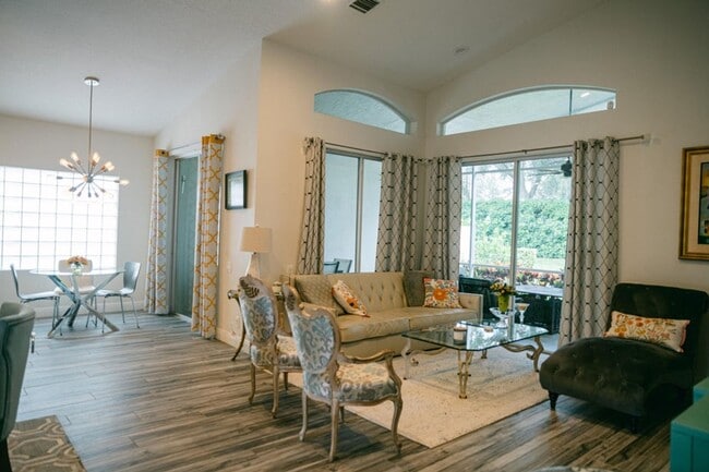 Photo - 9825 Mantova Dr