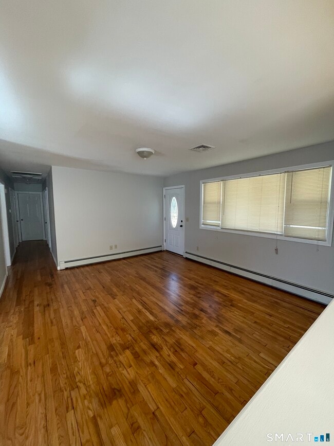 Photo - 26 Tamarack Cir