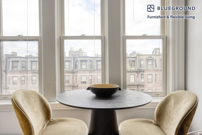 Photo - 228 Newbury St Unit FL4-ID725