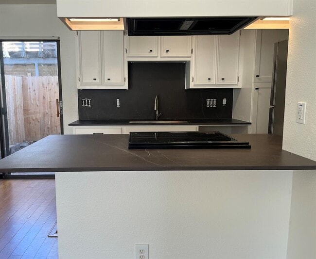 Photo - 5604 Woodrow Ave Unit 12