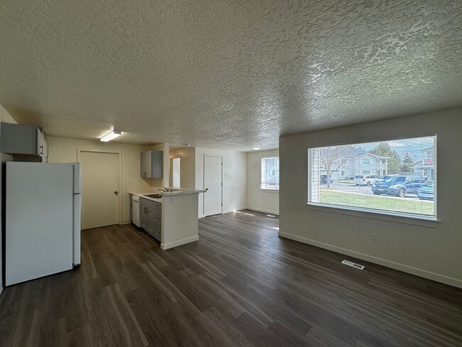 Photo - 3125 S Apple St Unit 102