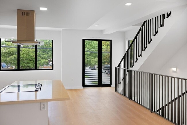 Photo - 1376 SW 4th St