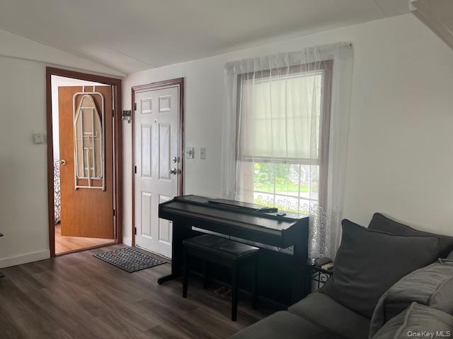 Photo - 525 Riverleigh Ave