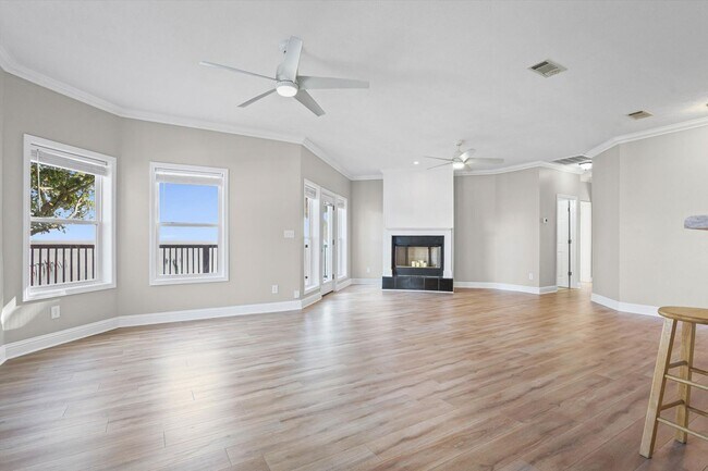 Photo - BAY FRONT LIVING