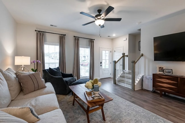 Photo - 213 Holywell Dr