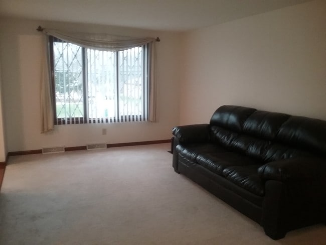 Living room - 57 Schultz Rd Unit 2