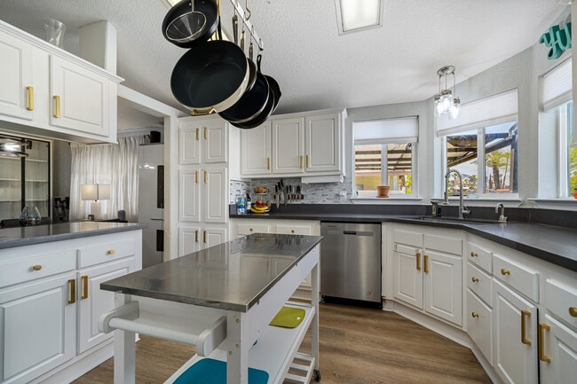 Photo - 159 Estrada Way