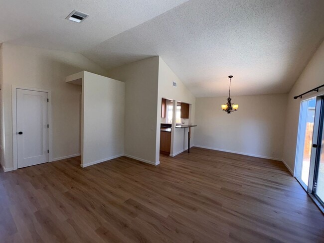 Photo - 1006 Longspur Dr
