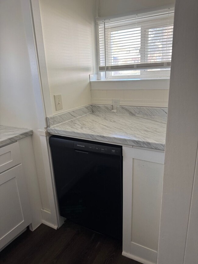 Photo - One Bedroom Lower Apartment