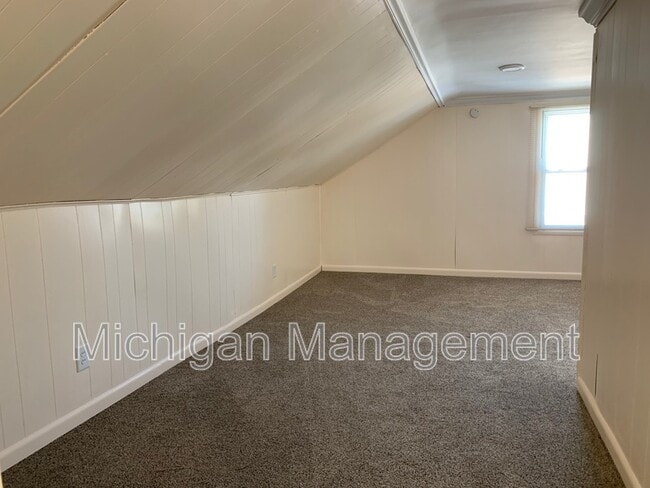 Photo - 7428 Deering St