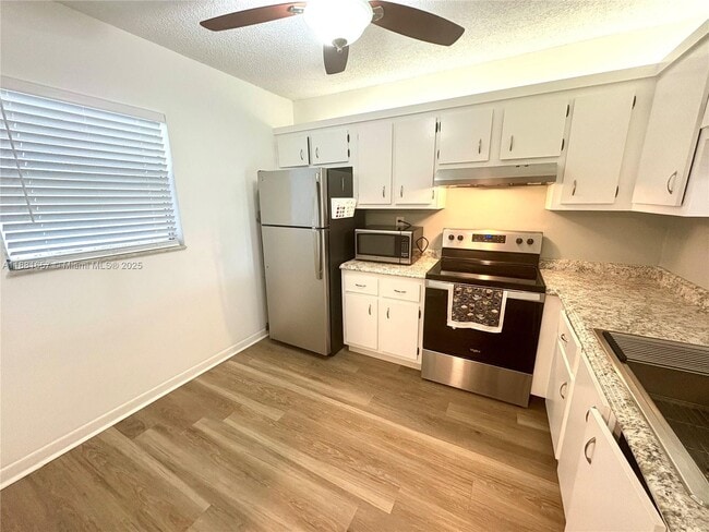 Photo - 2860 Somerset Dr Unit 211K