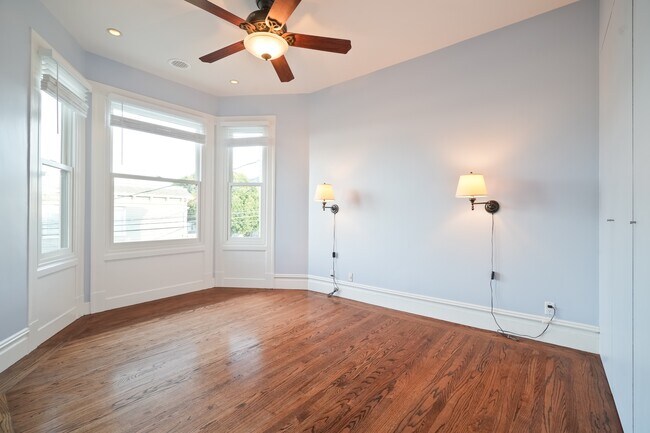 Photo - 1240 Sanchez St