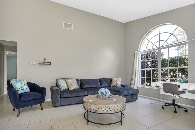Building Photo - 4716 Windwood Dr Rental