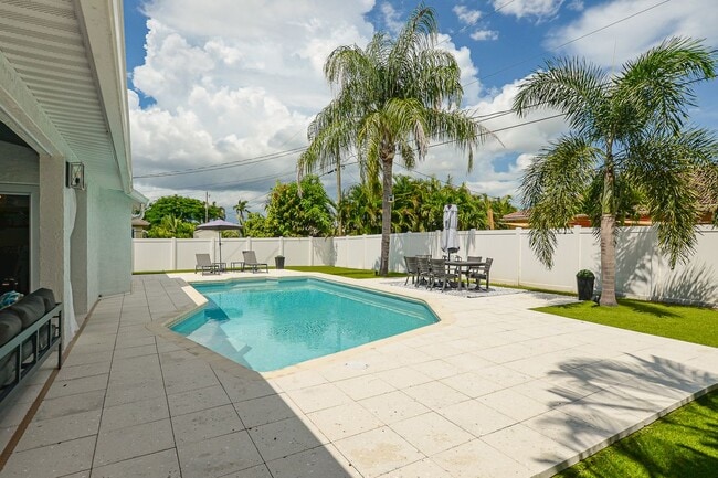 Photo - 3345 SW Frankford St