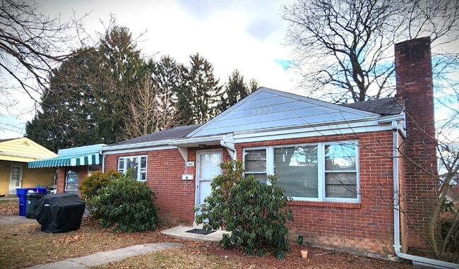 Building Photo - 2 Bedroom Home For Rent - Susquehanna Township!