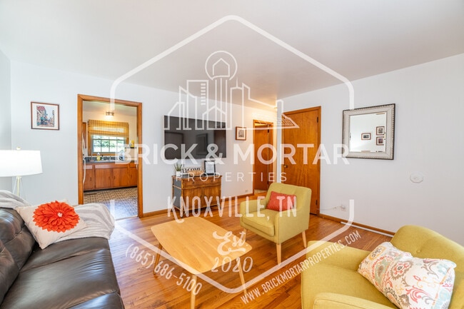 Photo - 2407 Holbrook Dr