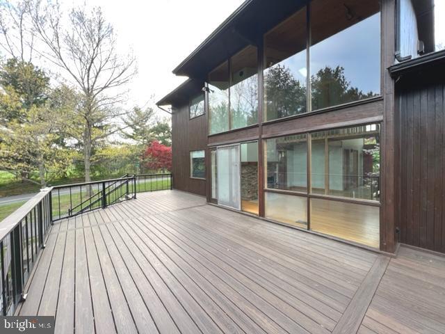 Photo - 1538 Trough Rd