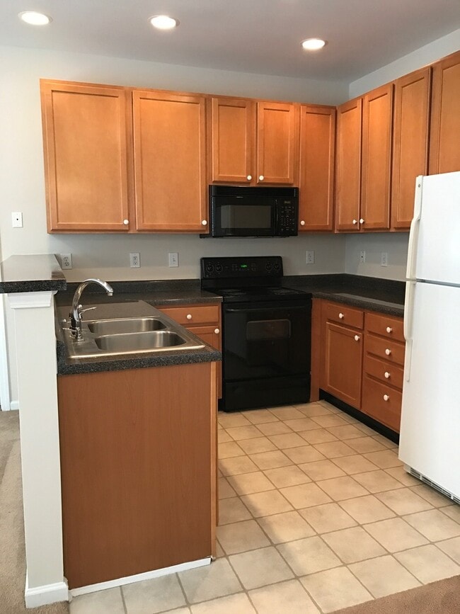 Photo - Adorable 1 bedroom 1 bath condo with garag...