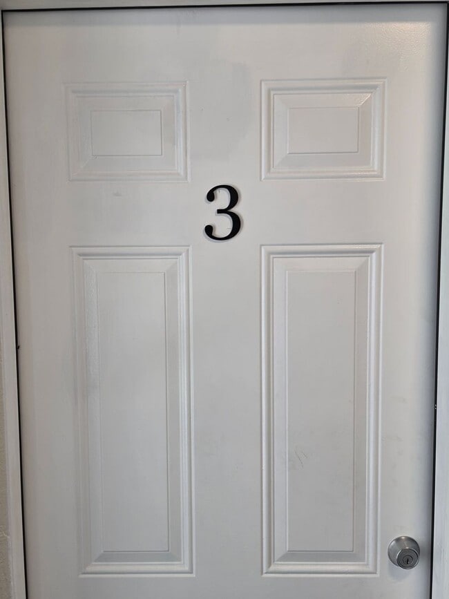 202 Luella Ct Unit 3
