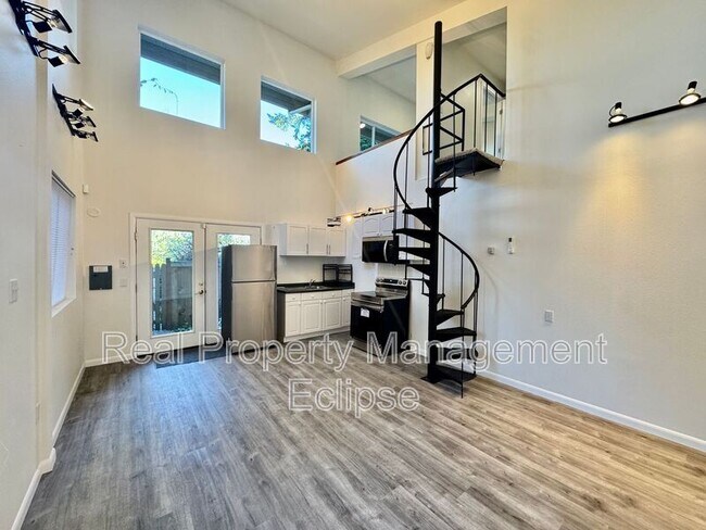 Photo - 21606 3rd Ave NE