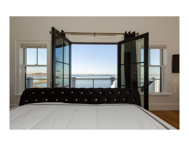 Building Photo - 153 Bayside Rd Unit 1