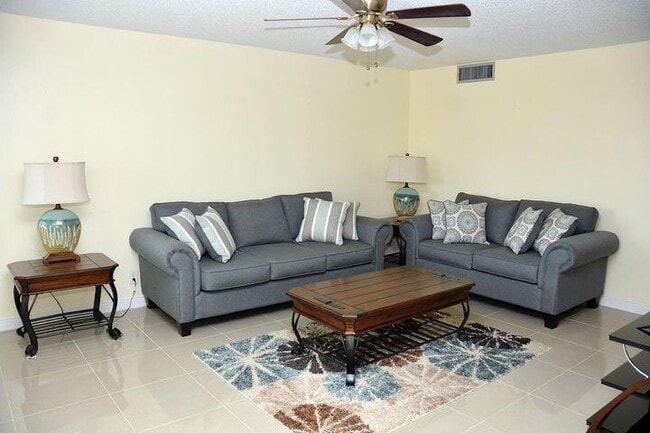Photo - 3400 Springdale Blvd Unit 316