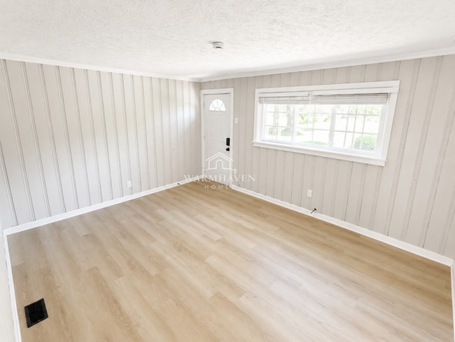 Photo - 931 Crestline Dr