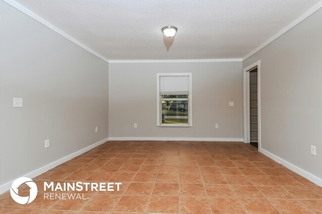 Photo - 225 Tracy Way