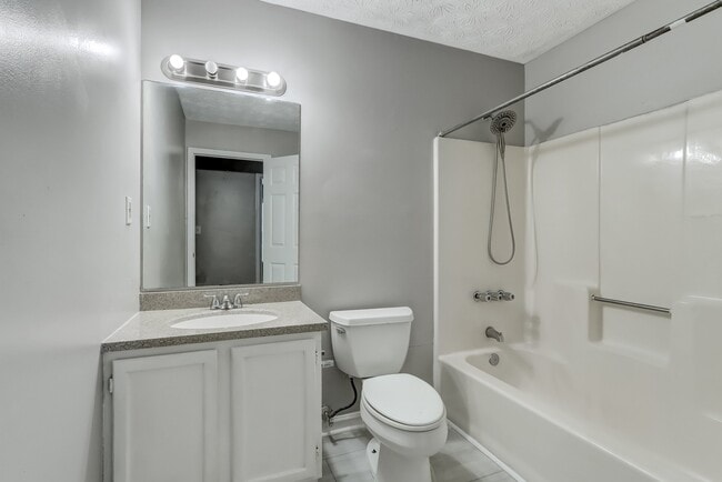 Photo - 323 Farm Pl Ct NE