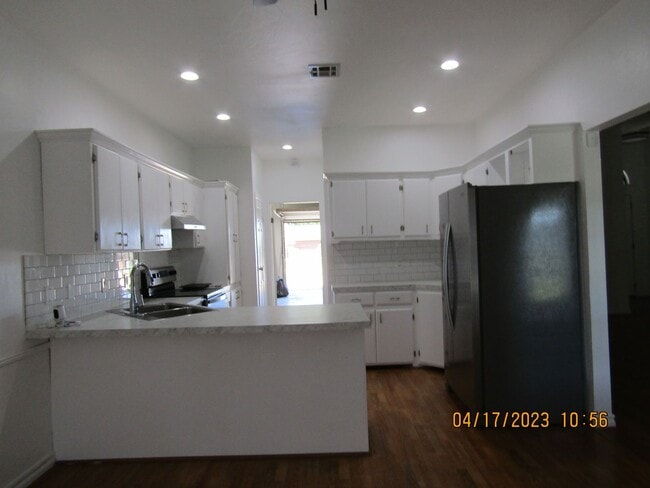 Photo - Park Ridge Area! Dog Friendly with Owner Approval! No Cats!