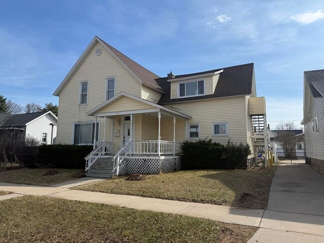 Building Photo - 713 Terrace Ave