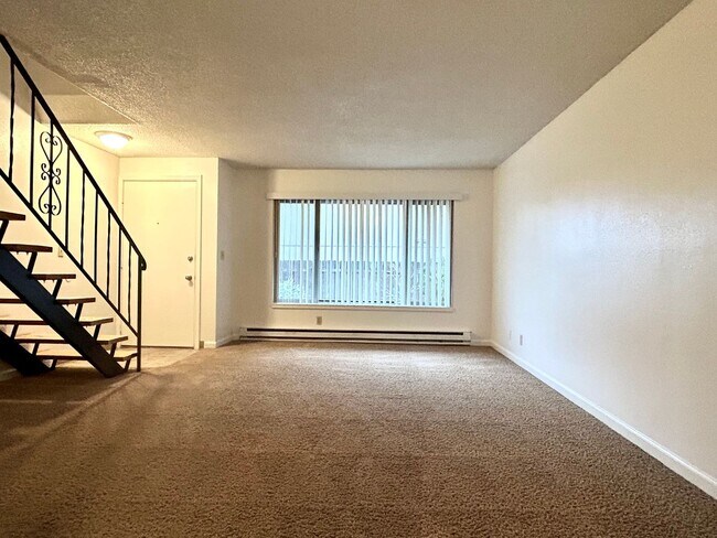 Photo - Canby Tri-Plex #15031 Unit 157