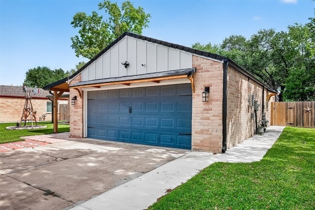 Photo - 19818 Packwood Dr