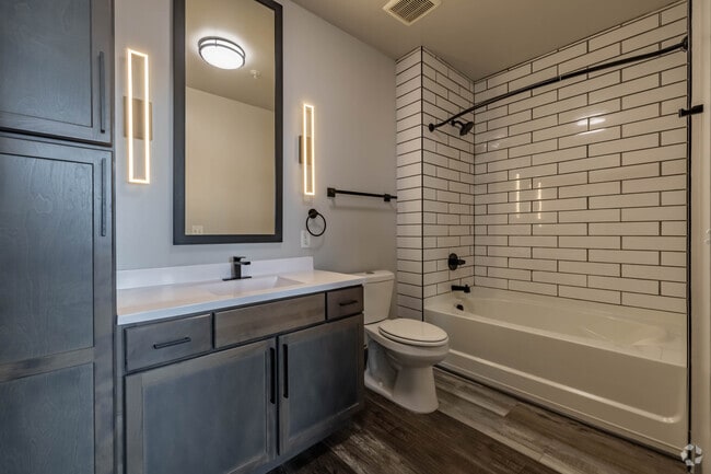 2BR, 1BA - 710SF - Primary Bathroom - The Vibe Apartments