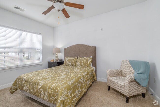 2BR, 2BA - 1152SF Fairway Bedroom