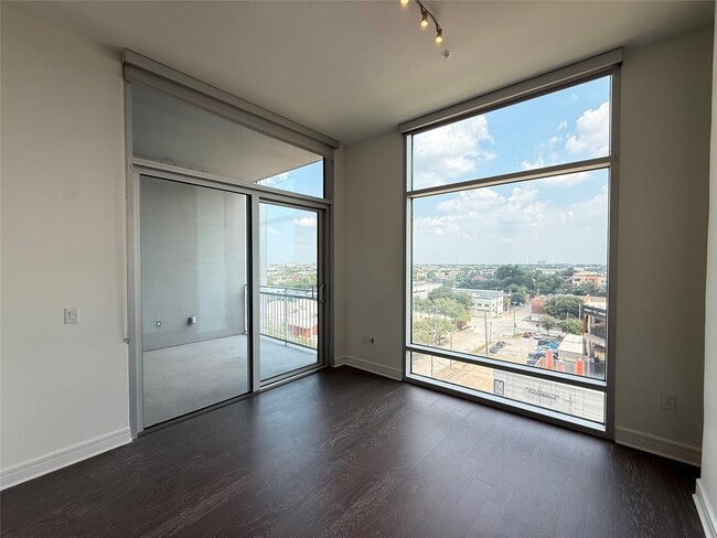 Photo - 3300 Main St Unit A3.703