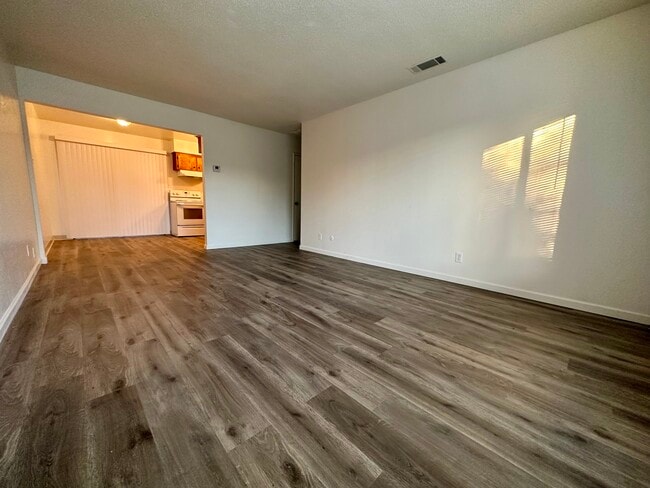 Building Photo - 5245 N 4th St Rental